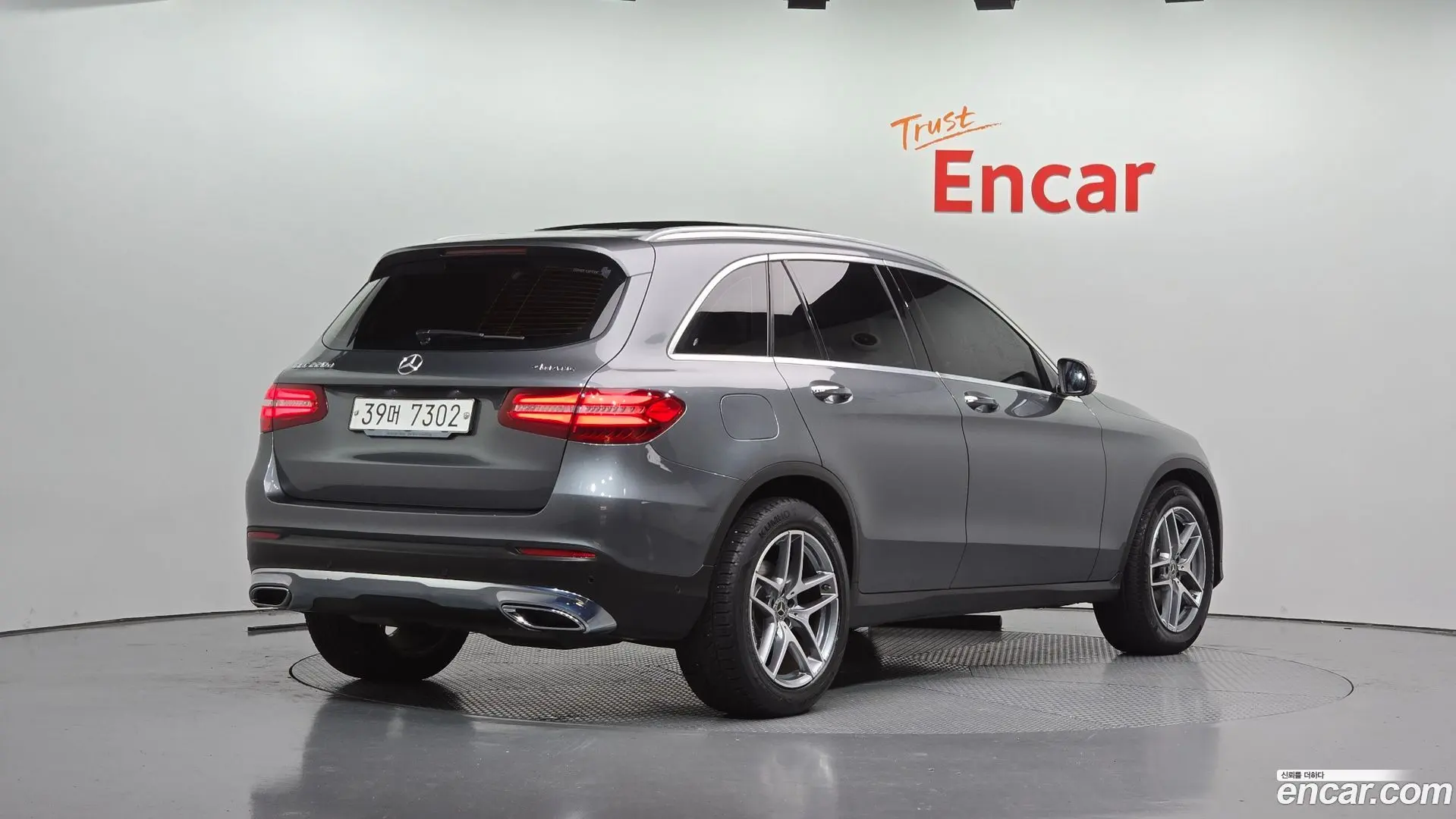 Main__Slider__Photo:GLC-Class Mercedes-Benz 2018.2-1