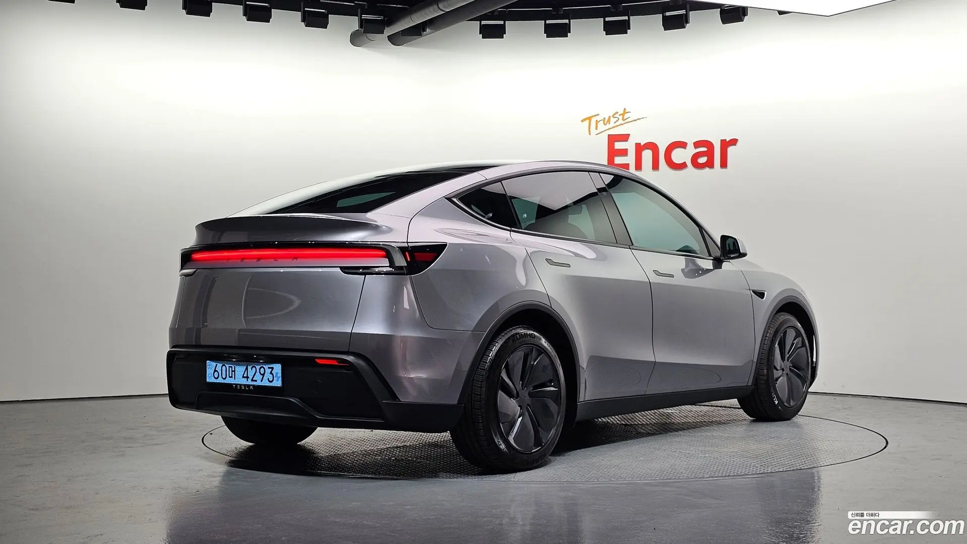 Main__Slider__Photo:Model Y Tesla 2025.4-1
