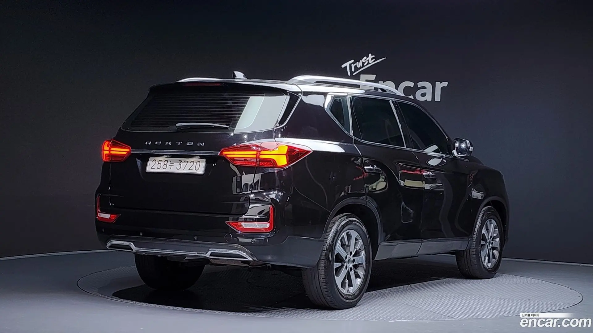 Main__Slider__Photo:Rexton KG Mobility 2020.11-1