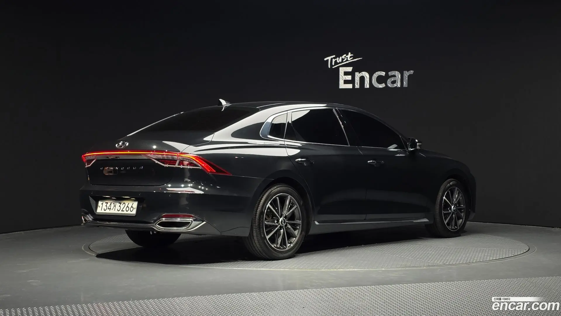 Main__Slider__Photo:Grandeur Hyundai 2020.3-1