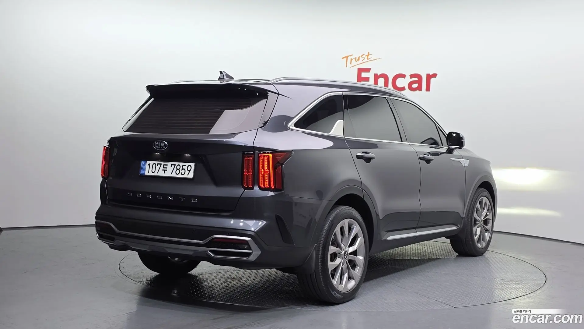 Main__Slider__Photo:Sorento Kia 2021.4-1