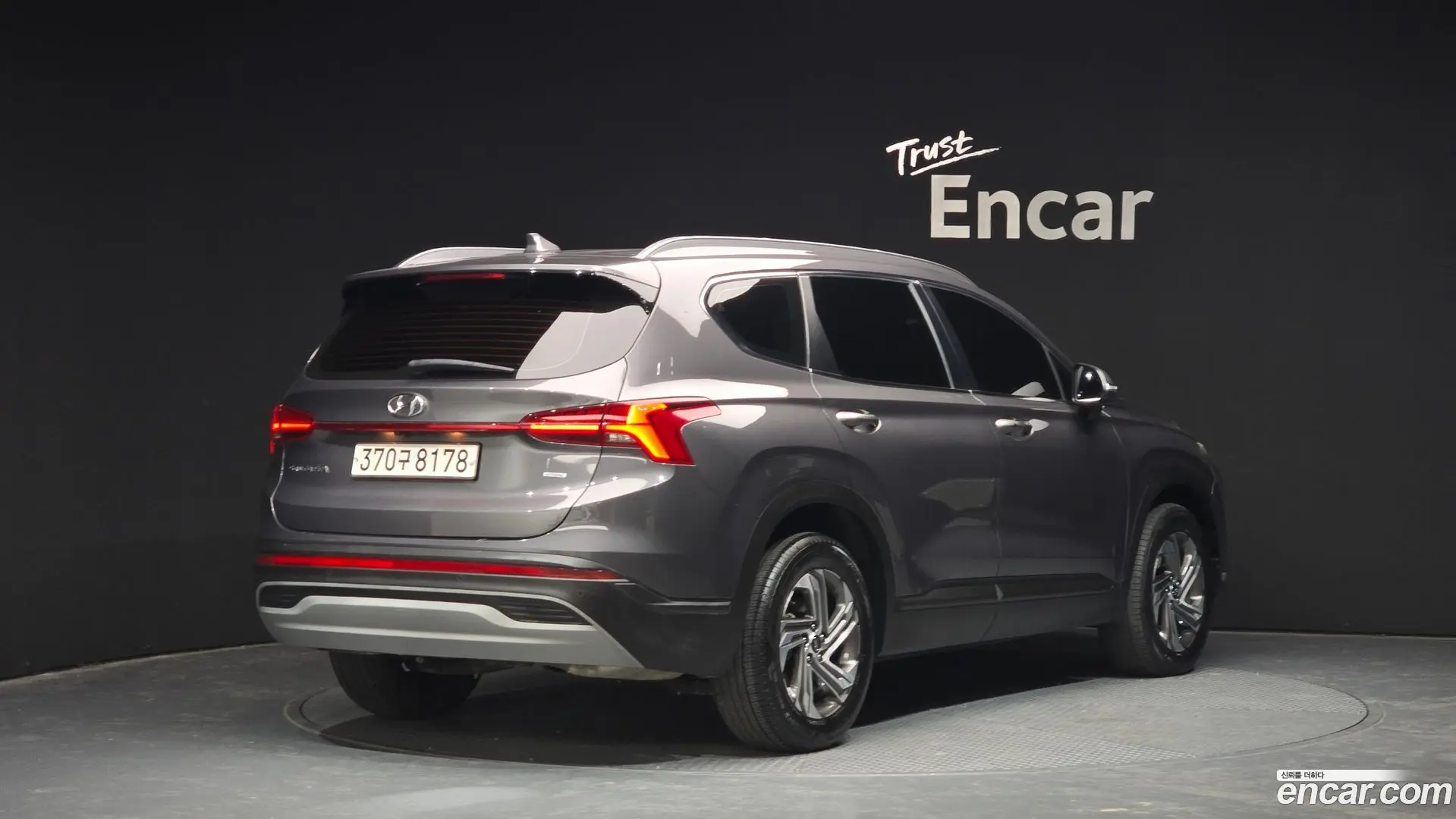 Main__Slider__Photo:Santafe Hyundai 2022.10-1