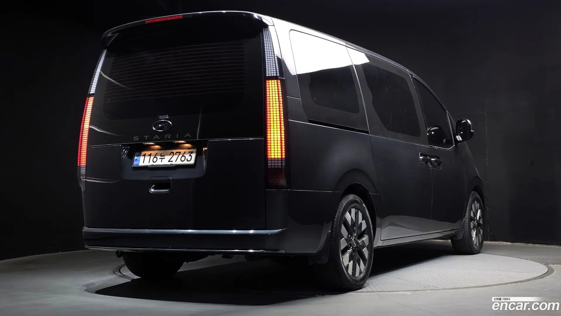 Main__Slider__Photo:Staria Hyundai 2022.8-1