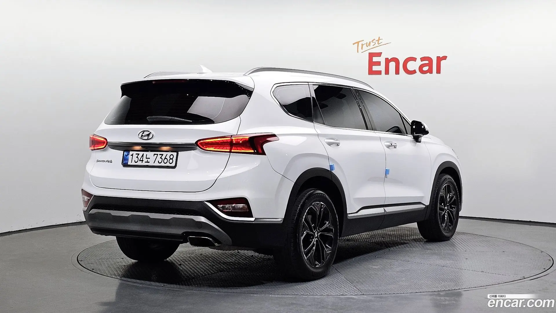 Main__Slider__Photo:Santafe Hyundai 2020.1-1