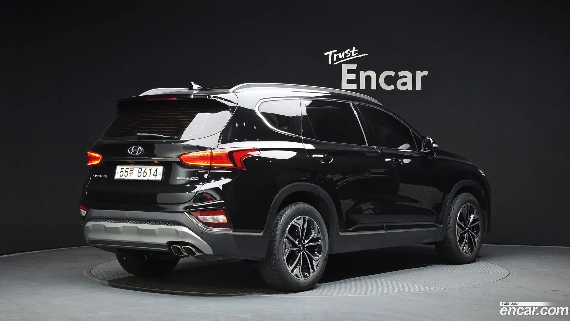 Main__Slider__Photo:Santafe Hyundai 2018.4-1