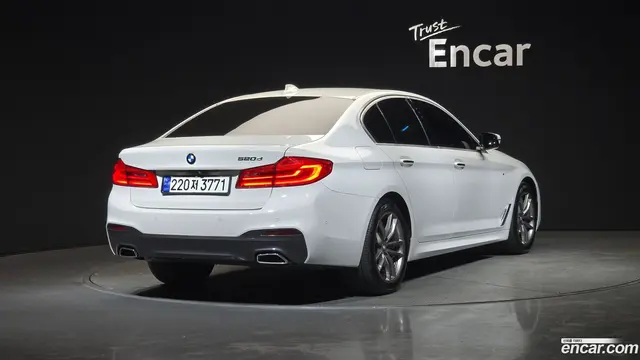 Main__Slider__Photo:5-Series BMW 2018.6-1