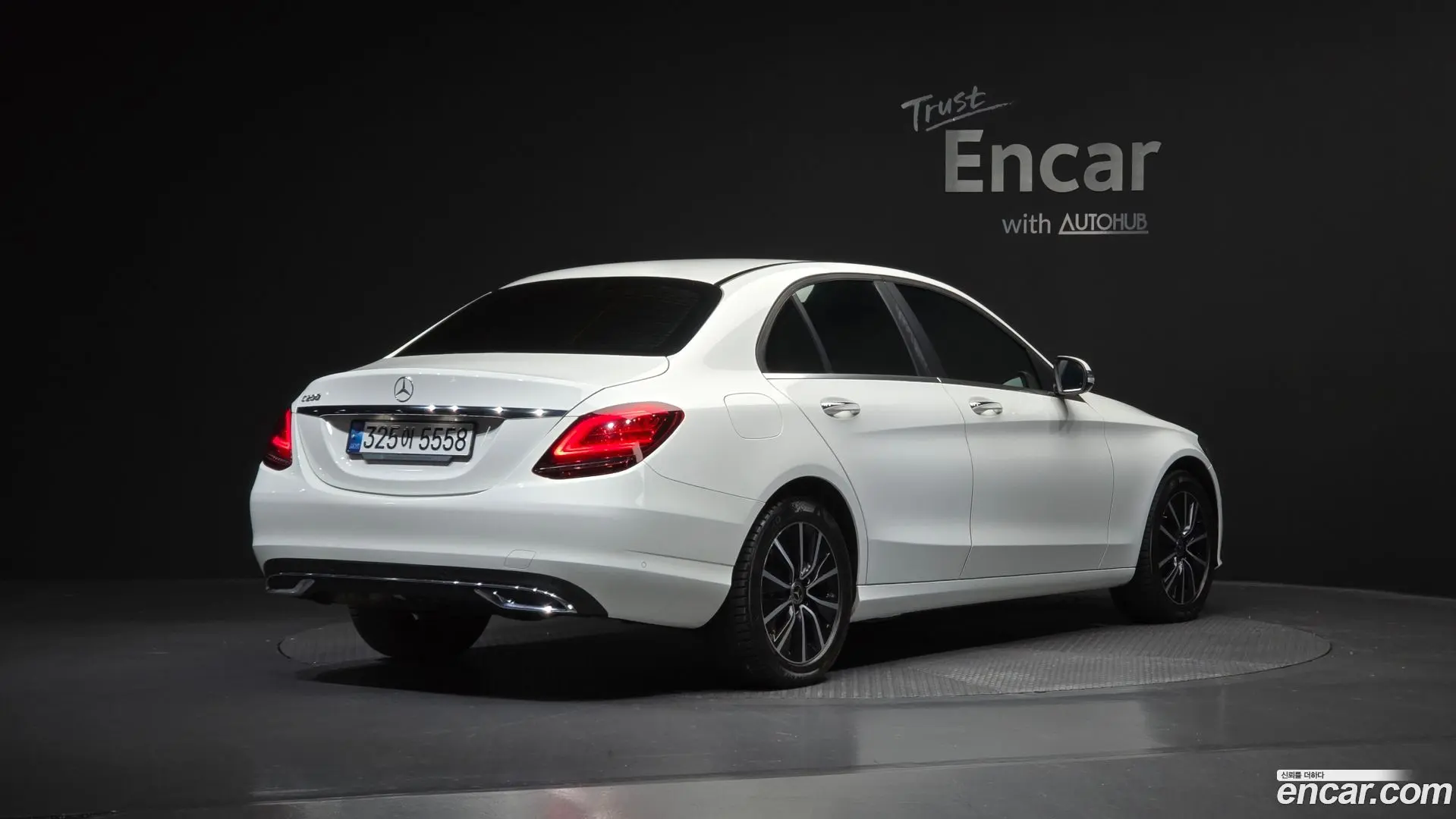 Main__Slider__Photo:C-Class Mercedes-Benz 2020.5-1