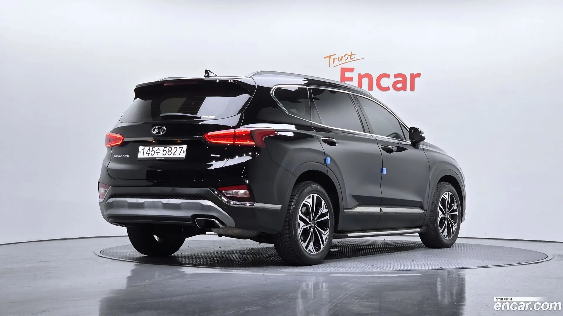 Main__Slider__Photo:Santafe Hyundai 2019.10-1