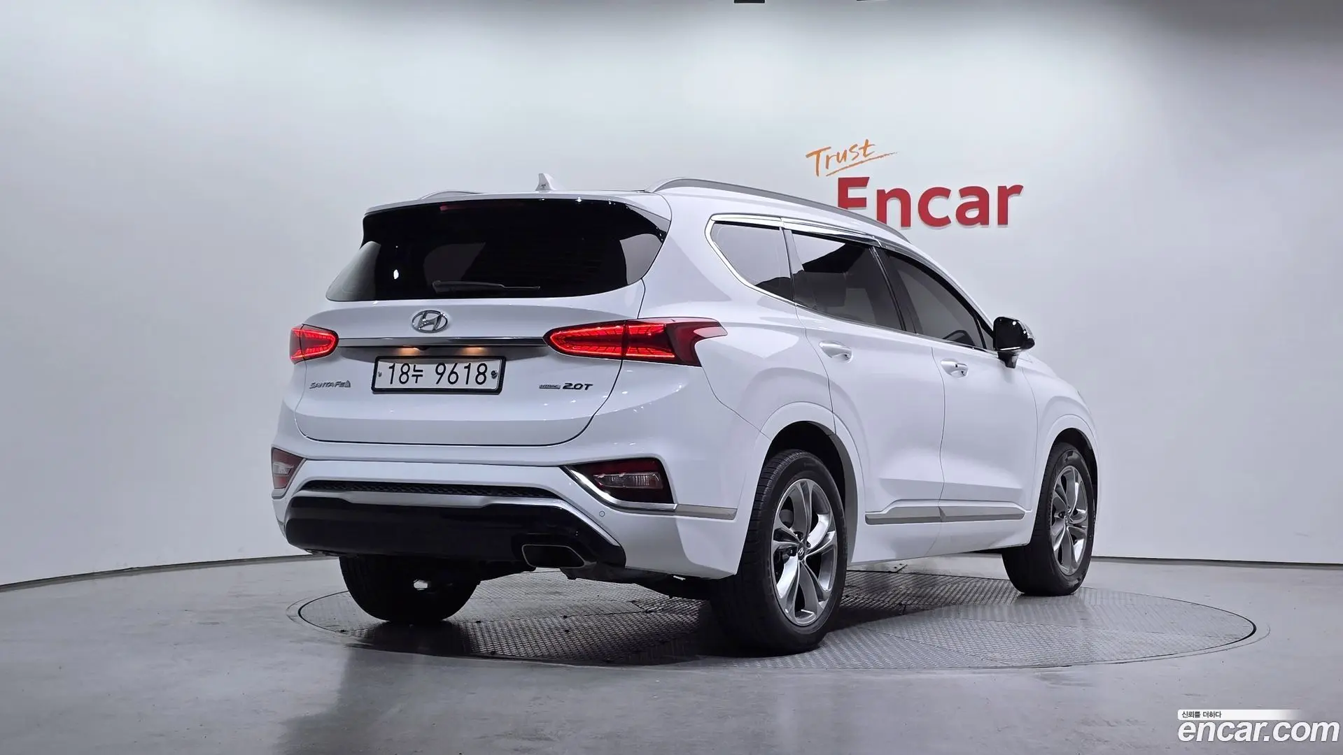 Main__Slider__Photo:Santafe Hyundai 2018.6-1