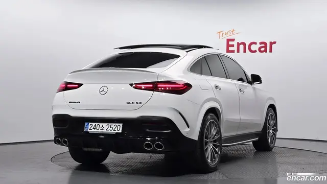 Main__Slider__Photo:GLE-Class Mercedes-Benz 2024.4-1