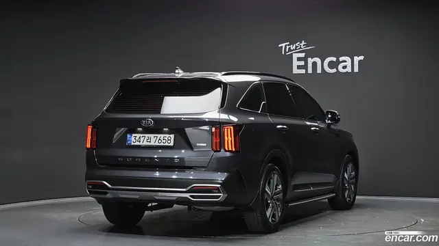Main__Slider__Photo:Sorento Kia 2021.1-1