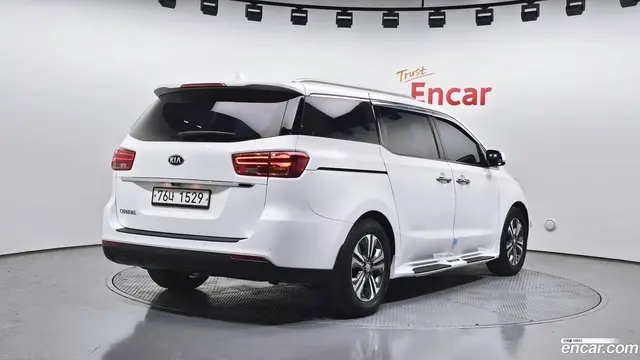 Main__Slider__Photo:Canival Kia 2019.4-1