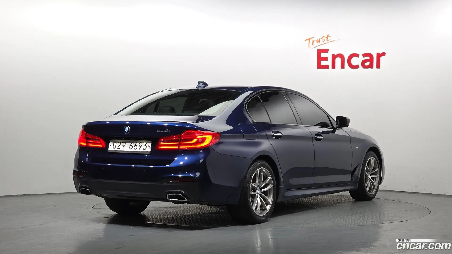 Main__Slider__Photo:5-Series BMW 2017.8-1