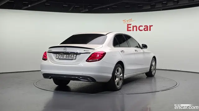 Main__Slider__Photo:C-Class Mercedes-Benz 2018.3-1