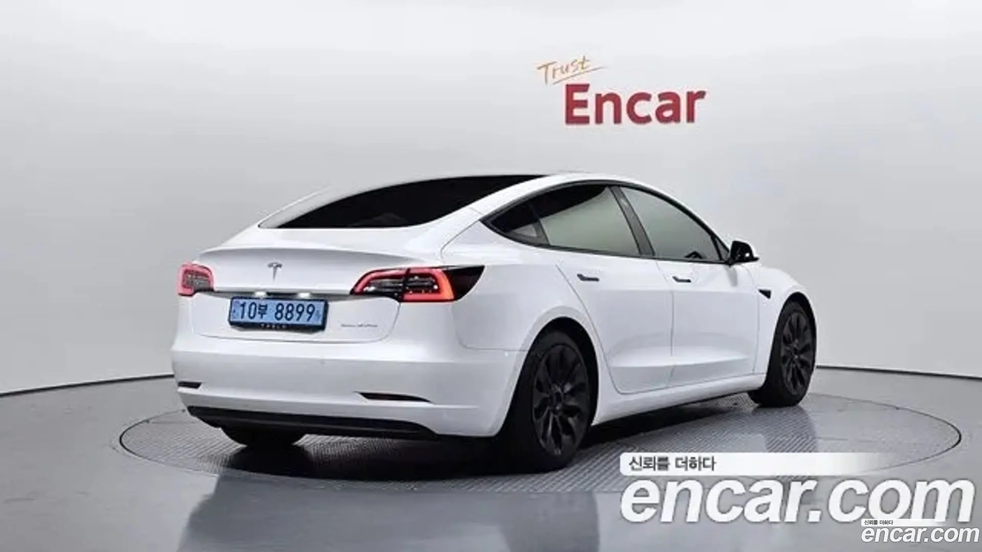 Main__Slider__Photo:Model 3 Tesla 2021.2-1