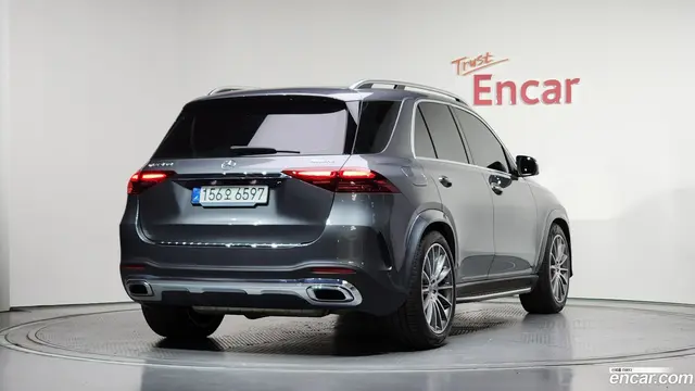 Main__Slider__Photo:GLE-Class Mercedes-Benz 2025.7-1