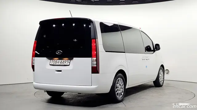 Main__Slider__Photo:Staria Hyundai 2022.7-1