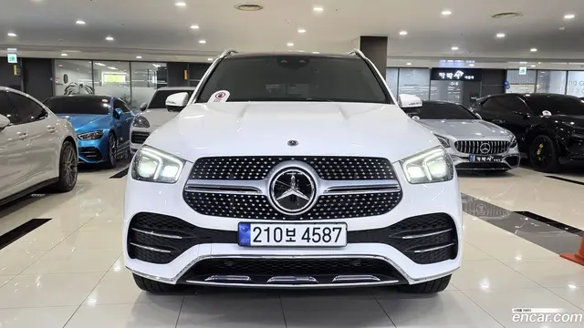 Main__Slider__Photo:GLE-Class Mercedes-Benz 2023.5-1