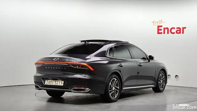 Main__Slider__Photo:Grandeur Hyundai 2020.6-1