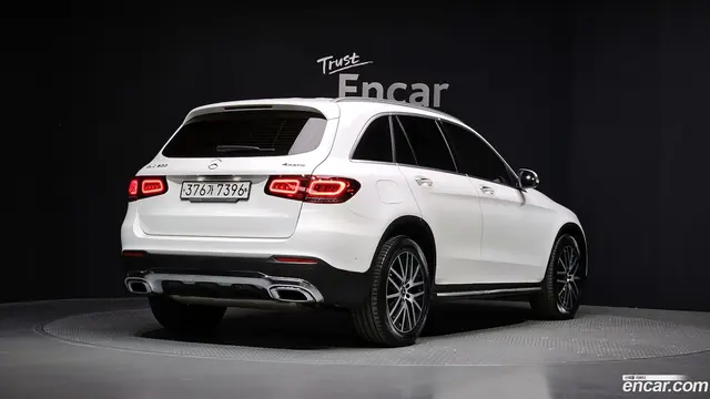 Main__Slider__Photo:GLC-Class Mercedes-Benz 2020.1-1