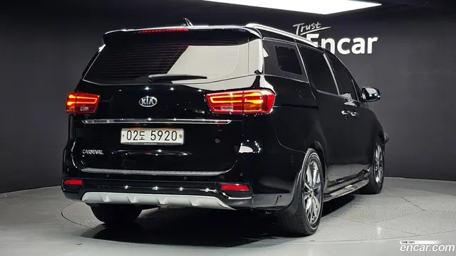 Main__Slider__Photo:Canival Kia 2018.11-1