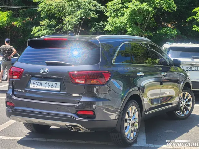 Main__Slider__Photo:Sorento Kia 2018.8-1
