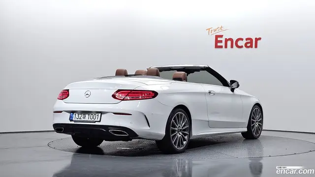 Main__Slider__Photo:C-Class Mercedes-Benz 2017.6-1
