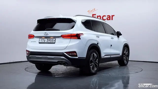 Main__Slider__Photo:Santafe Hyundai 2019.5-1