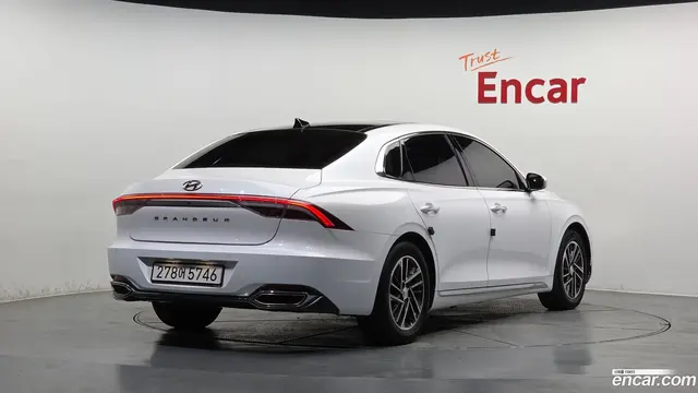 Main__Slider__Photo:Grandeur Hyundai 2020.4-1