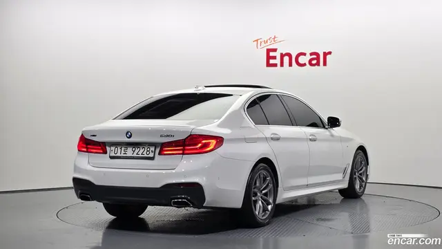 Main__Slider__Photo:5-Series BMW 2018.3-1