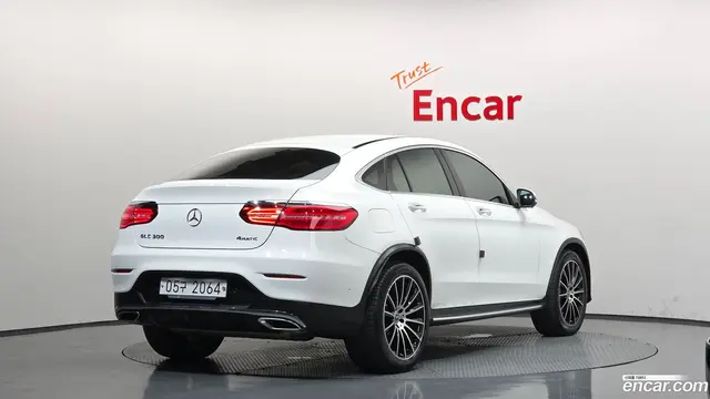 Main__Slider__Photo:GLC-Class Mercedes-Benz 2019.2-1