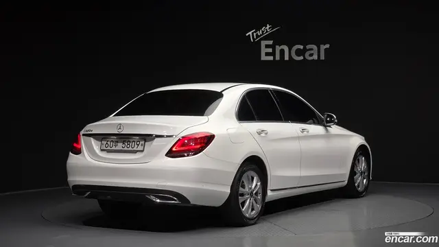 Main__Slider__Photo:C-Class Mercedes-Benz 2018.11-1
