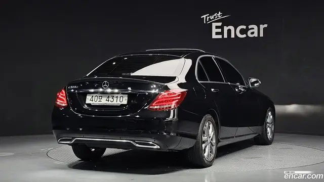 Main__Slider__Photo:C-Class Mercedes-Benz 2017.2-1