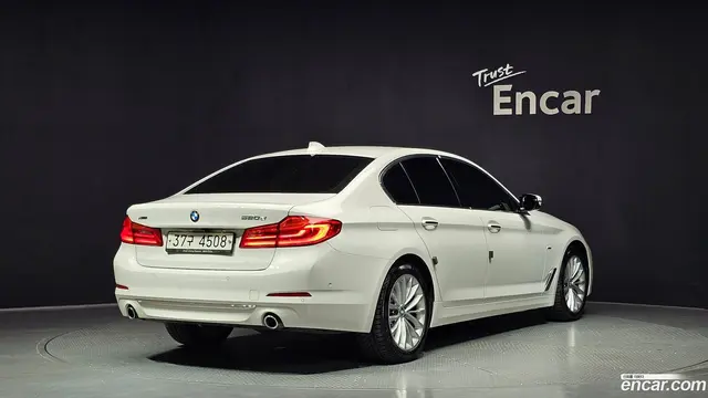 Main__Slider__Photo:5-Series BMW 2018.10-1
