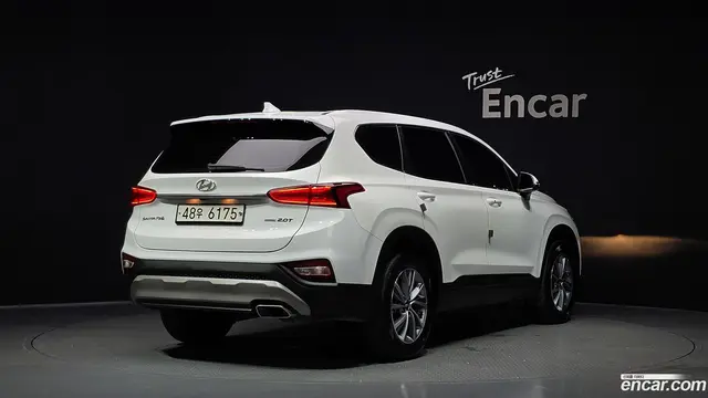 Main__Slider__Photo:Santafe Hyundai 2018.6-1