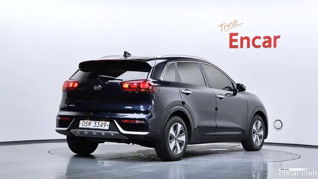 Main__Slider__Photo:Niro Kia 2018.2-1