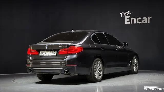 Main__Slider__Photo:5-Series BMW 2019.5-1