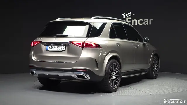 Main__Slider__Photo:GLE-Class Mercedes-Benz 2023.2-1