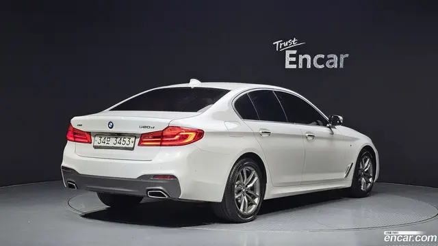 Main__Slider__Photo:5-Series BMW 2017.11-1