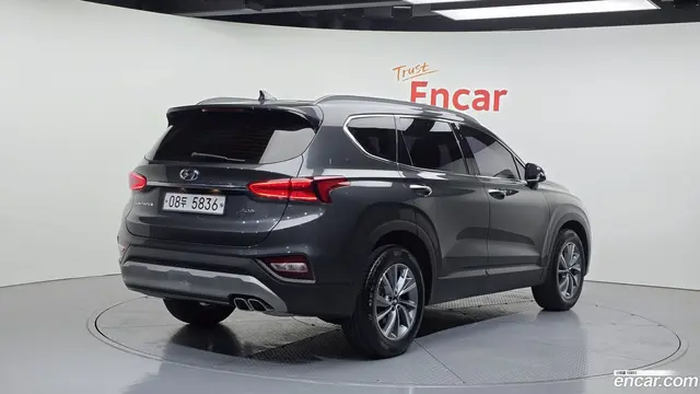 Main__Slider__Photo:Santafe Hyundai 2018.6-1