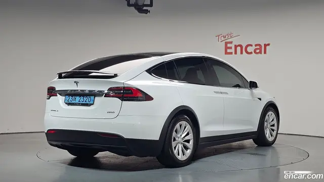 Main__Slider__Photo:Model X Tesla 2018.11-1