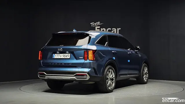 Main__Slider__Photo:Sorento Kia 2021.4-1