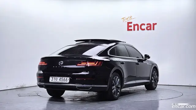 Main__Slider__Photo:Arteon Volkswagen 2018.11-1