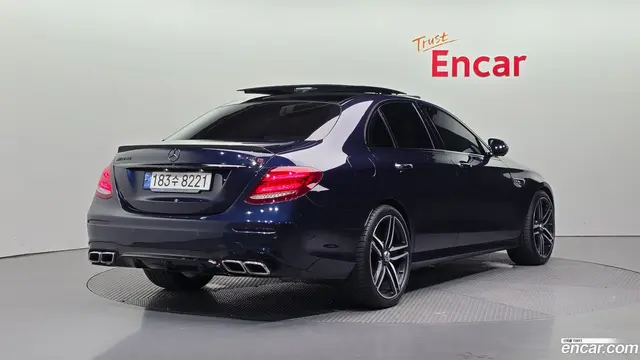 Main__Slider__Photo:E-Class Mercedes-Benz 2018.4-1