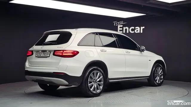 Main__Slider__Photo:GLC-Class Mercedes-Benz 2018.10-1