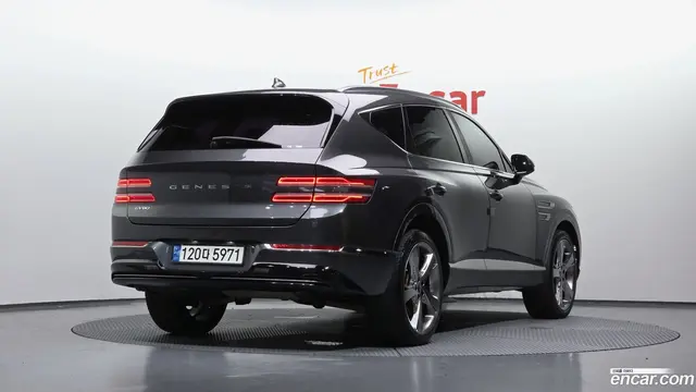 Main__Slider__Photo:GV80 Genesis 2022.1-1