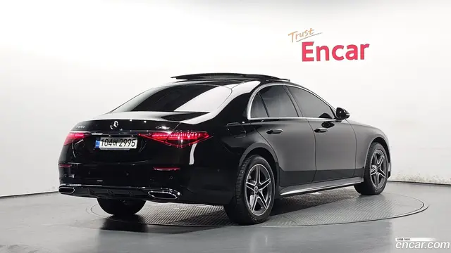 Main__Slider__Photo:S-Class Mercedes-Benz 2022.3-1