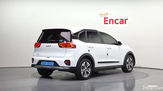 Main__Slider__Photo:Niro Kia 2023.5-1