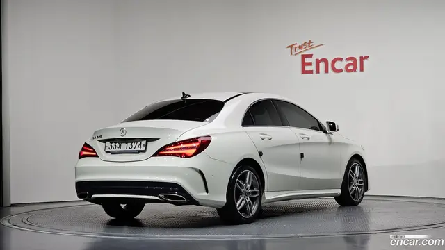 Main__Slider__Photo:CLA-Class Mercedes-Benz 2018.0-1