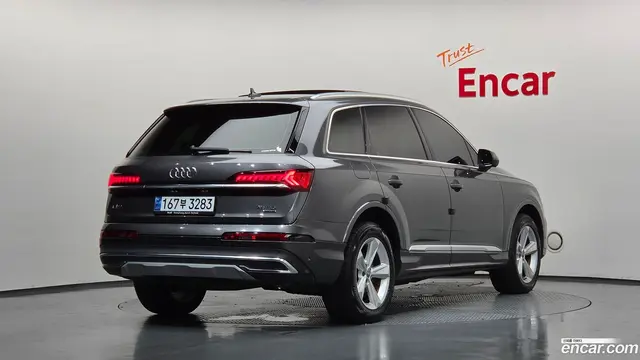 Main__Slider__Photo:Q7 Audi 2021.3-1